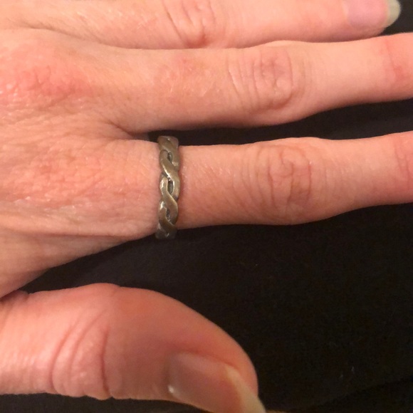 🎉HP🎉✨Unique Sterling Silver Weave Ring✨ - Picture 3 of 4